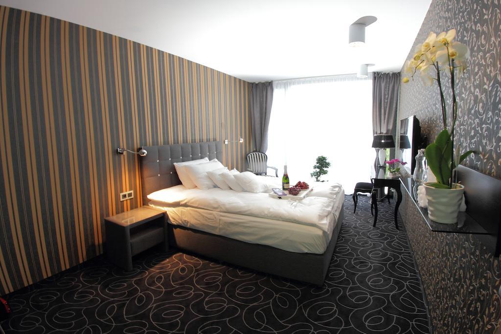 Alex Palace Dziwnow Phòng bức ảnh
